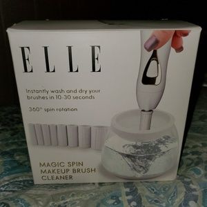Elle brush cleaner